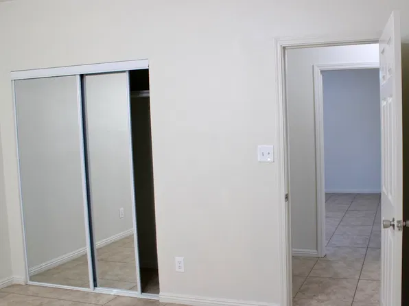 914 W Iris Ave #914, Visalia, CA 93277