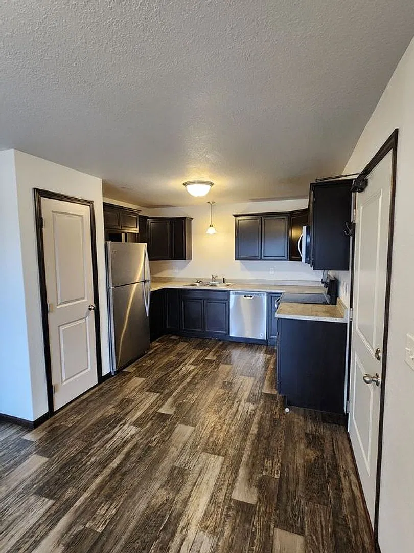 857 Tower Rd — Photo 3