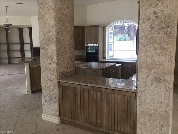 4th image of 22980 Shady Knoll Dr