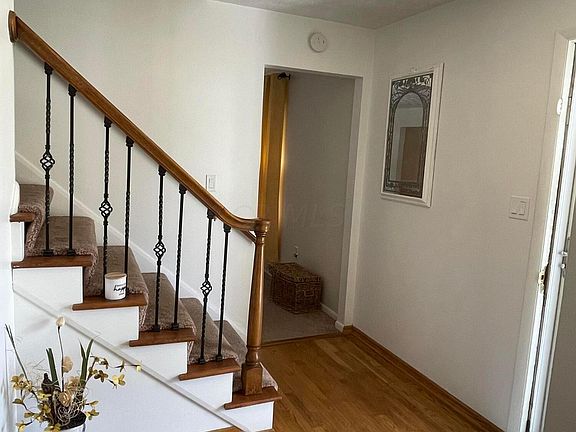 3rd image of 322 Cliffview Dr