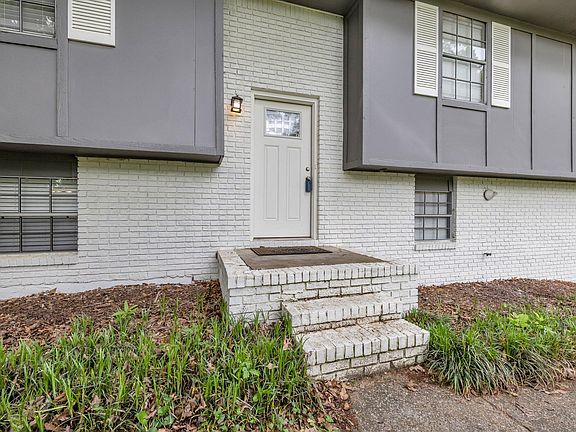 5th image of 914 Kennington Hills Dr