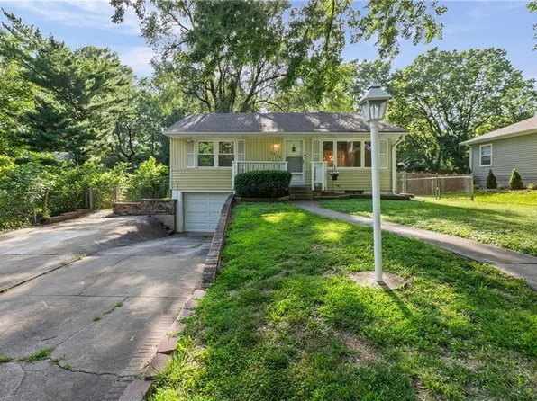 5624 Harvard Ave, Raytown, MO 64133