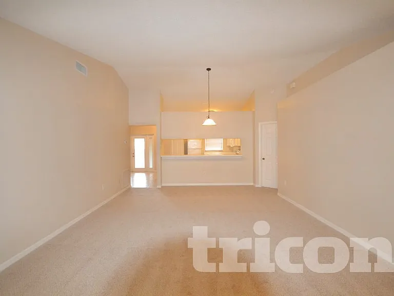 1817 Landside Dr — Photo 3