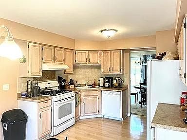 3rd image of 117 Stevens Dr #117