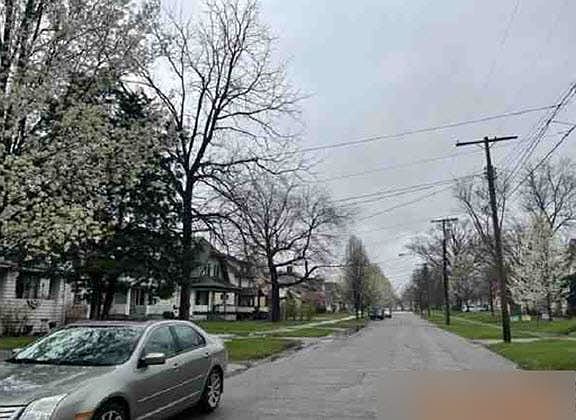 4th image of 411 Bonnie Brae Ave NE
