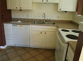 4th image of 11 Bartow Dr