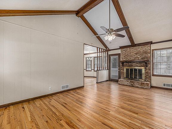 4th image of 3657 Sandhill Dr SE