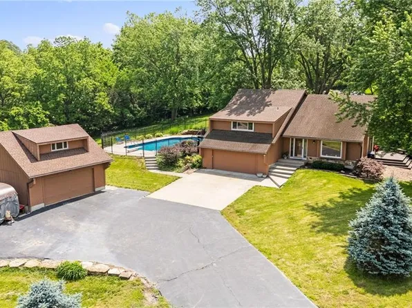 5033 N 123rd St, Kansas City, KS 66109