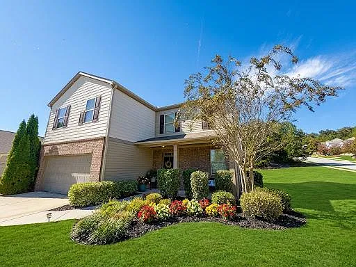4 bed, 2.5 bath, 2176 sqft, $2,175 — Photo 2