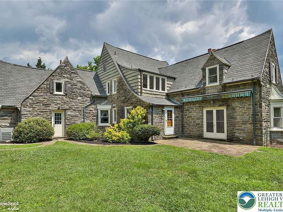 7th image of 2835 Parkway Blvd