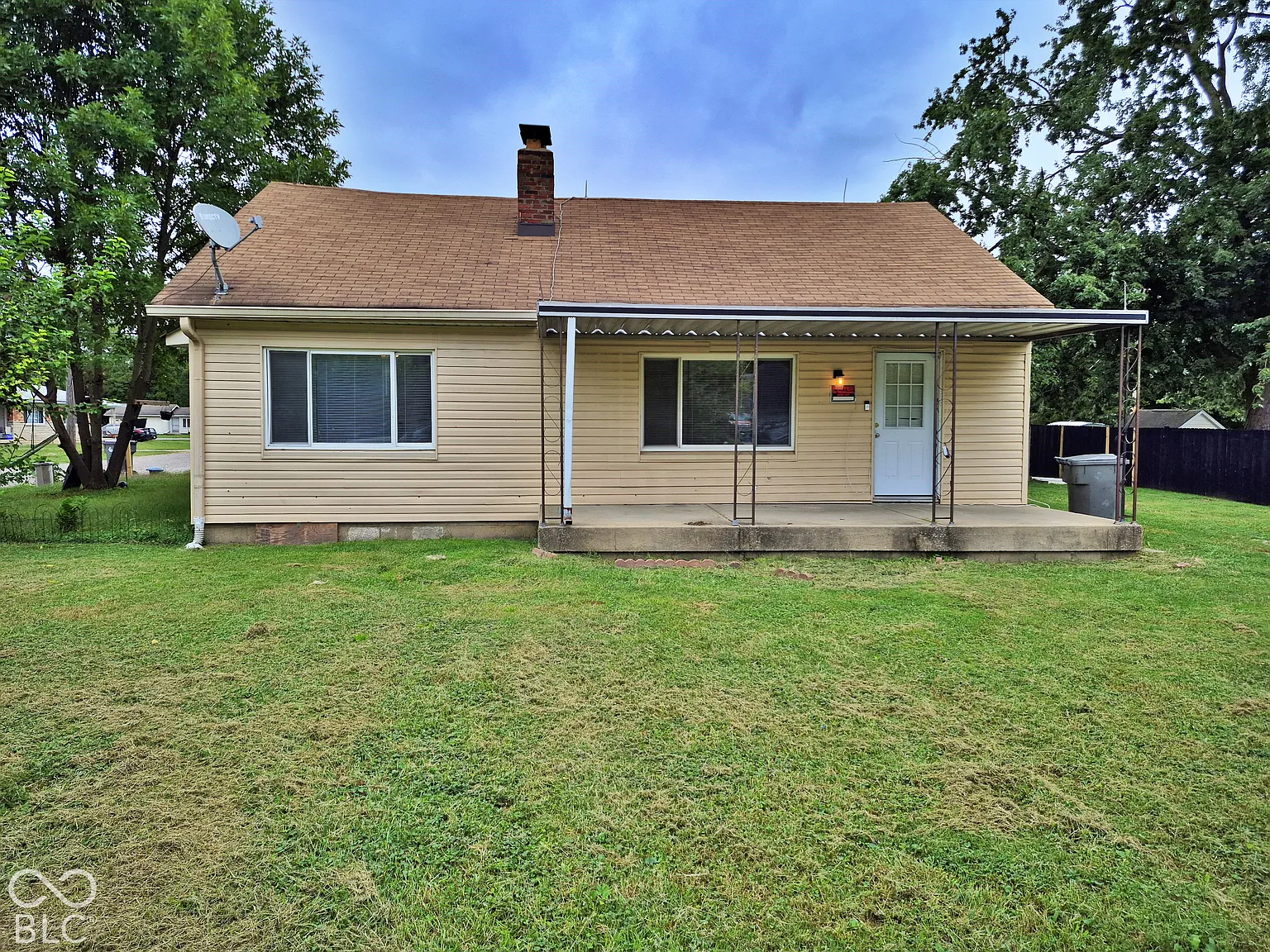3 bed, 1.0 bath, 1283 sqft, $1,499 — Photo 2