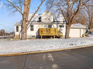 2040 Waterloo Rd, Cedar Falls, IA 50613