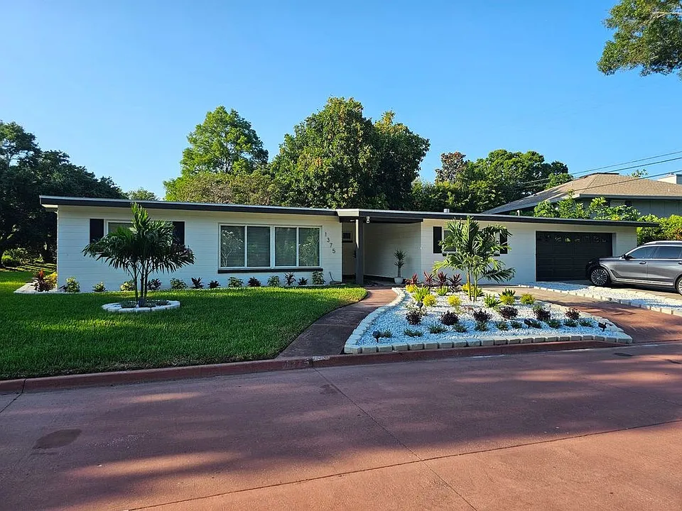 1375 Coral Way S