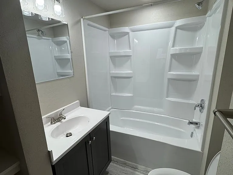 509 S Grange Ave — Photo 3