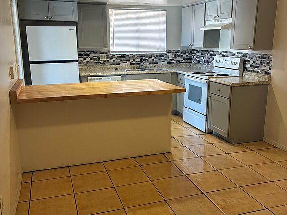 3rd image of 6516 Mohawk St Unit A