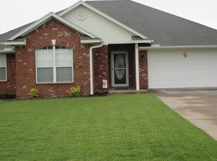 223 Ridgecrest Dr, Calera, OK 74730