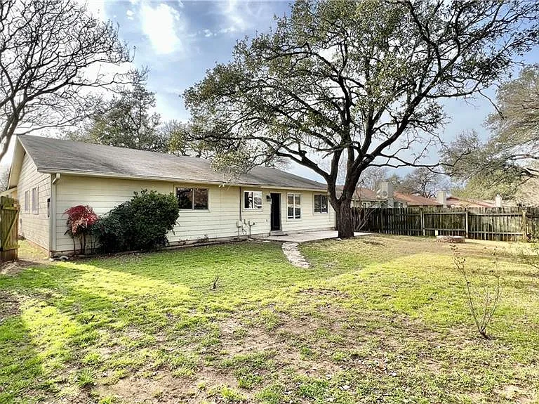 11909 Hardwood Trl — Photo 12