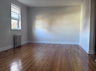 67-93 224th St #B, Oakland Gardens, NY 11364