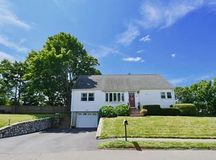 33 Richard Cir, Woburn, MA 01801
