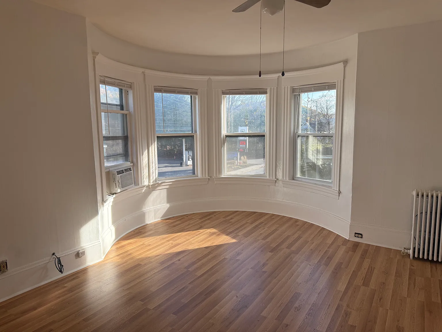 1 bed, 1000 sqft, $1,250 — Photo 2