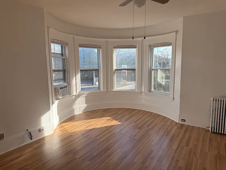 663 Railroad St #3 — Photo 2