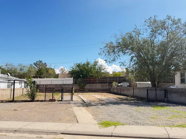404 Long Bow Loop SW, Los Lunas, NM 87031