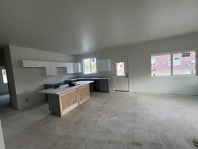 2061 West Lake Lucille Drive - 2 — Photo 2