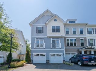 1607 Renate Dr, Woodbridge, VA 22192