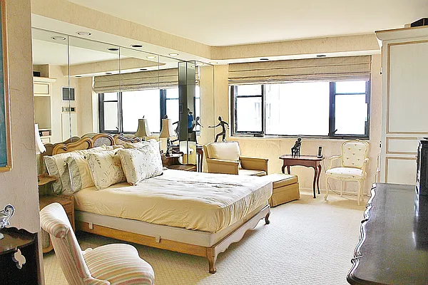 Sold by Charles Greenthal Property Sales | media 27