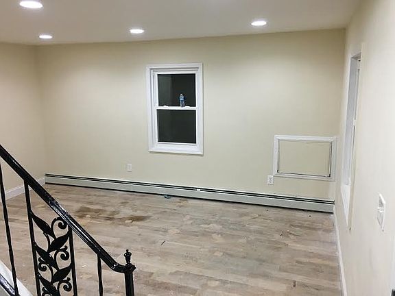 2nd image of 35 A Fieldmere Street #2b
