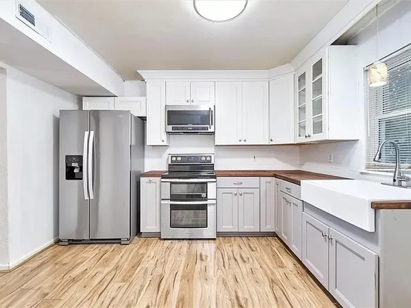 612 Red Horse Ln, Virginia Beach, VA 23462