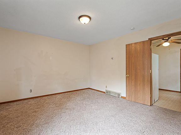 4th image of 1053 12th Ave SE #1053