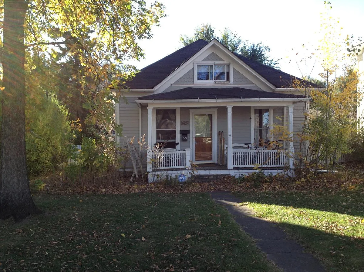 Building Photo - 825 Peterson St