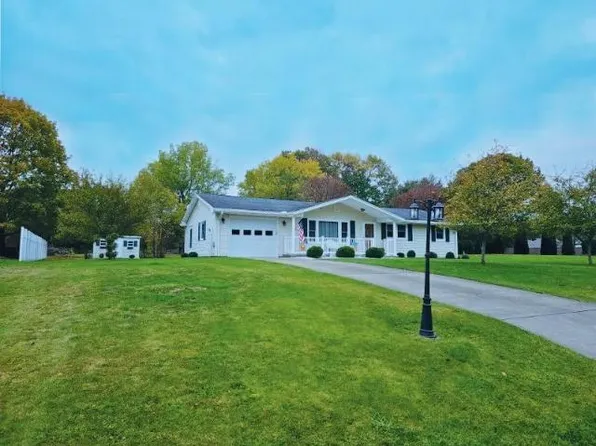 4 Beckwith Dr, Russell, PA 16345