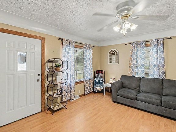 5th image of 325 Burt Ave