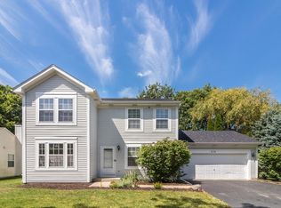 574 Waterford Dr, Oswego, IL 60543