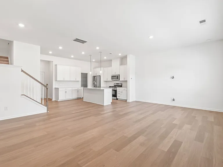 302 Silver Fleet Dr — Photo 4