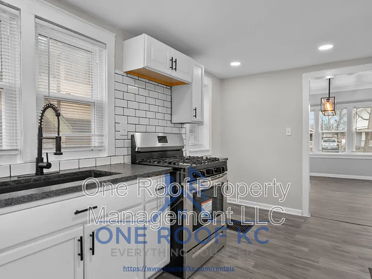 416 N Elmwood Ave — Photo 5