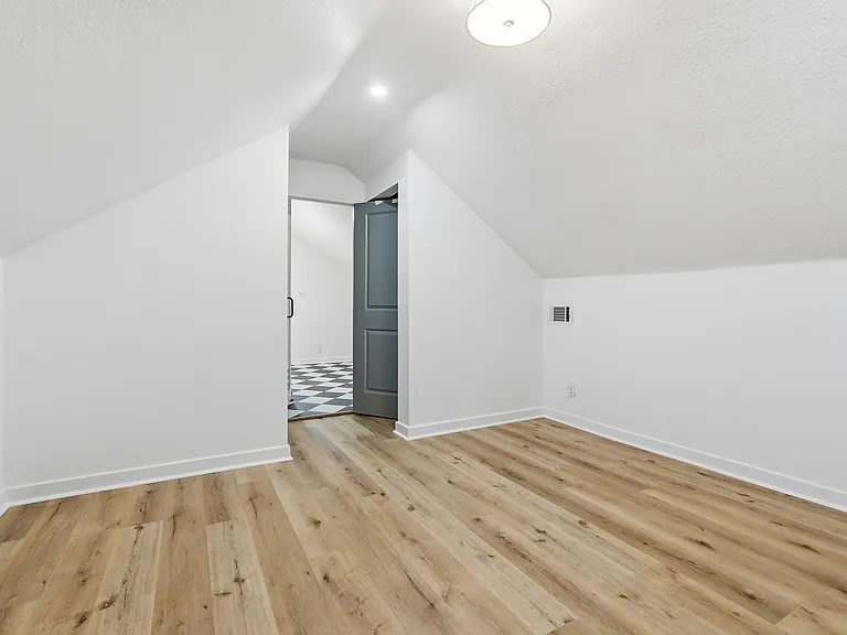 1117 Weems St — Photo 12