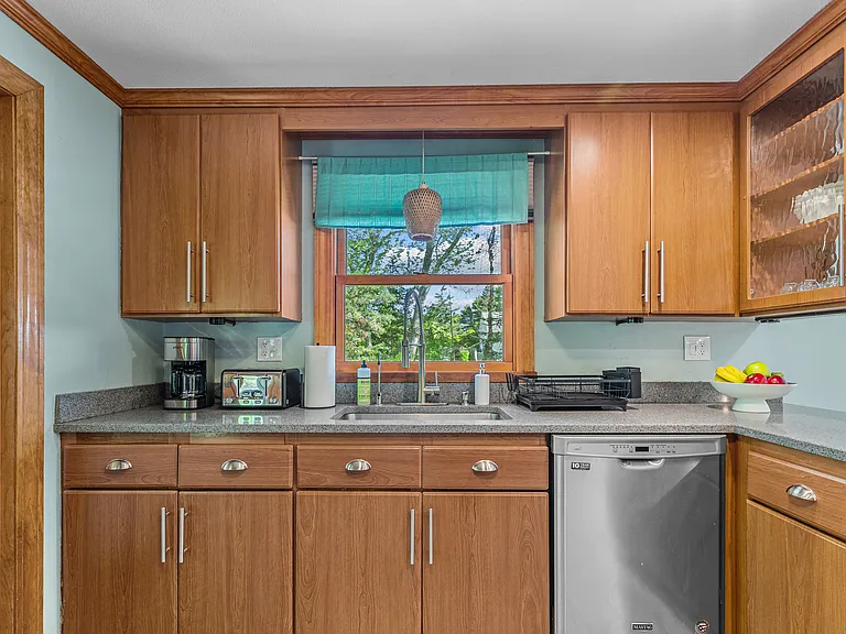 46 Steamboat St — Photo 8