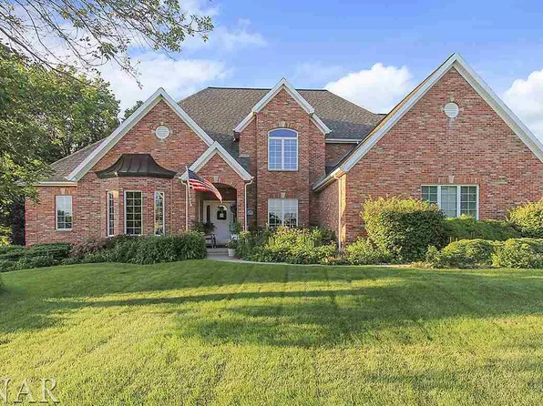 1 Tangle Oaks Rd, Bloomington, IL 61705