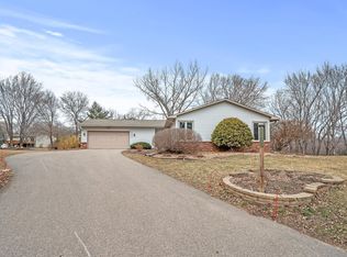 12420 Cockspur Ct, Eden Prairie, MN 55347