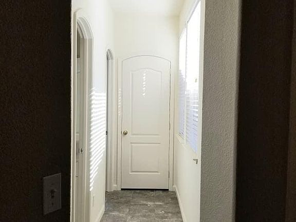 3rd image of 2150 Alberto Way