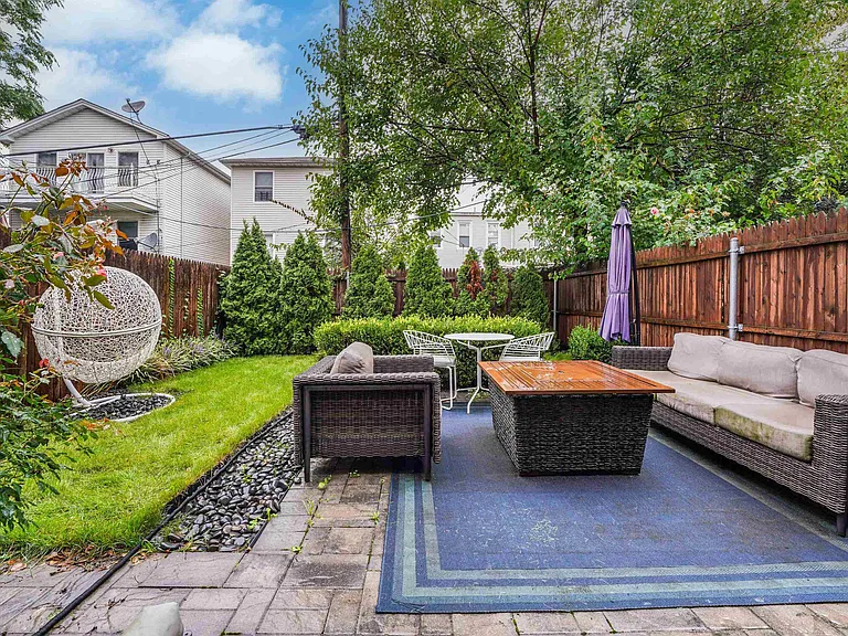 18 Thorne St #1 — Photo 19