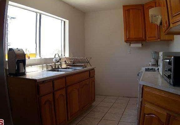 3rd image of 3516 Marguerite St