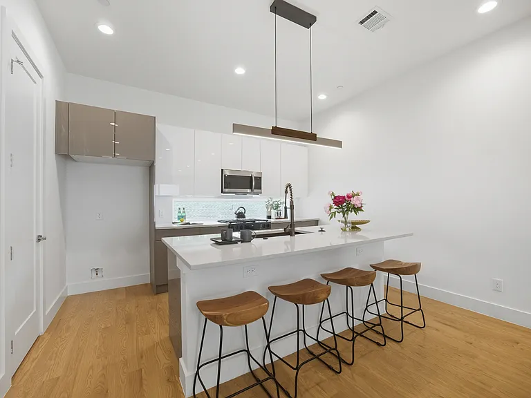 4517 Munger Ave #101 — Photo 16