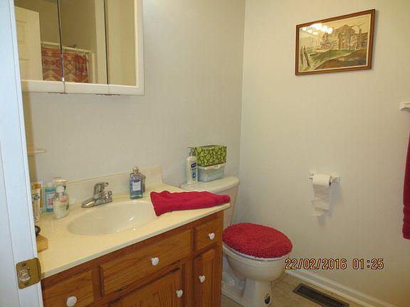 4th image of 100 Creekwood Dr