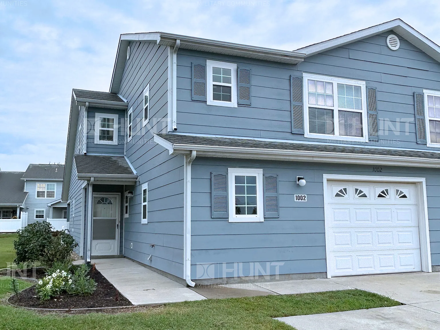 3 bed, 2.5 bath, 1655 sqft, $1,900 — Photo 1
