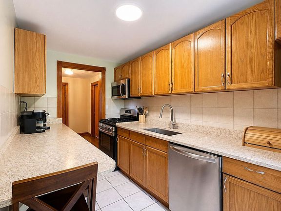 2nd image of 19-48 80th St Floor 1