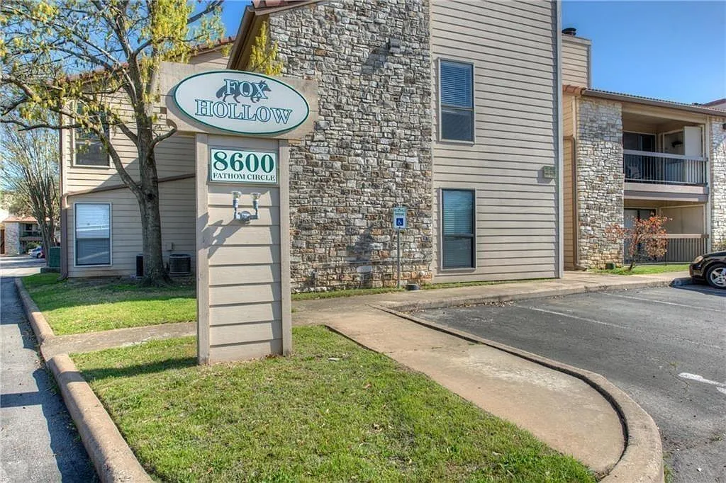 2 bed, 2.0 bath, 924 sqft, $1,450 — Photo 4